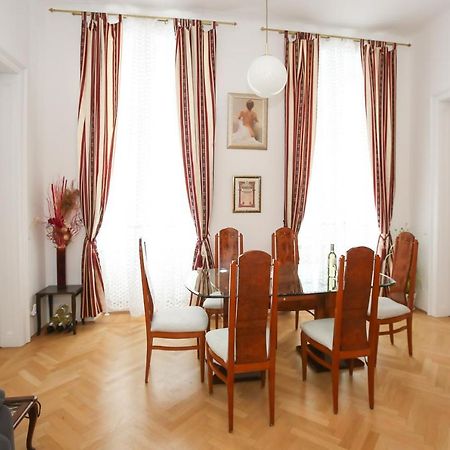 Apartments Opera Виена Екстериор снимка